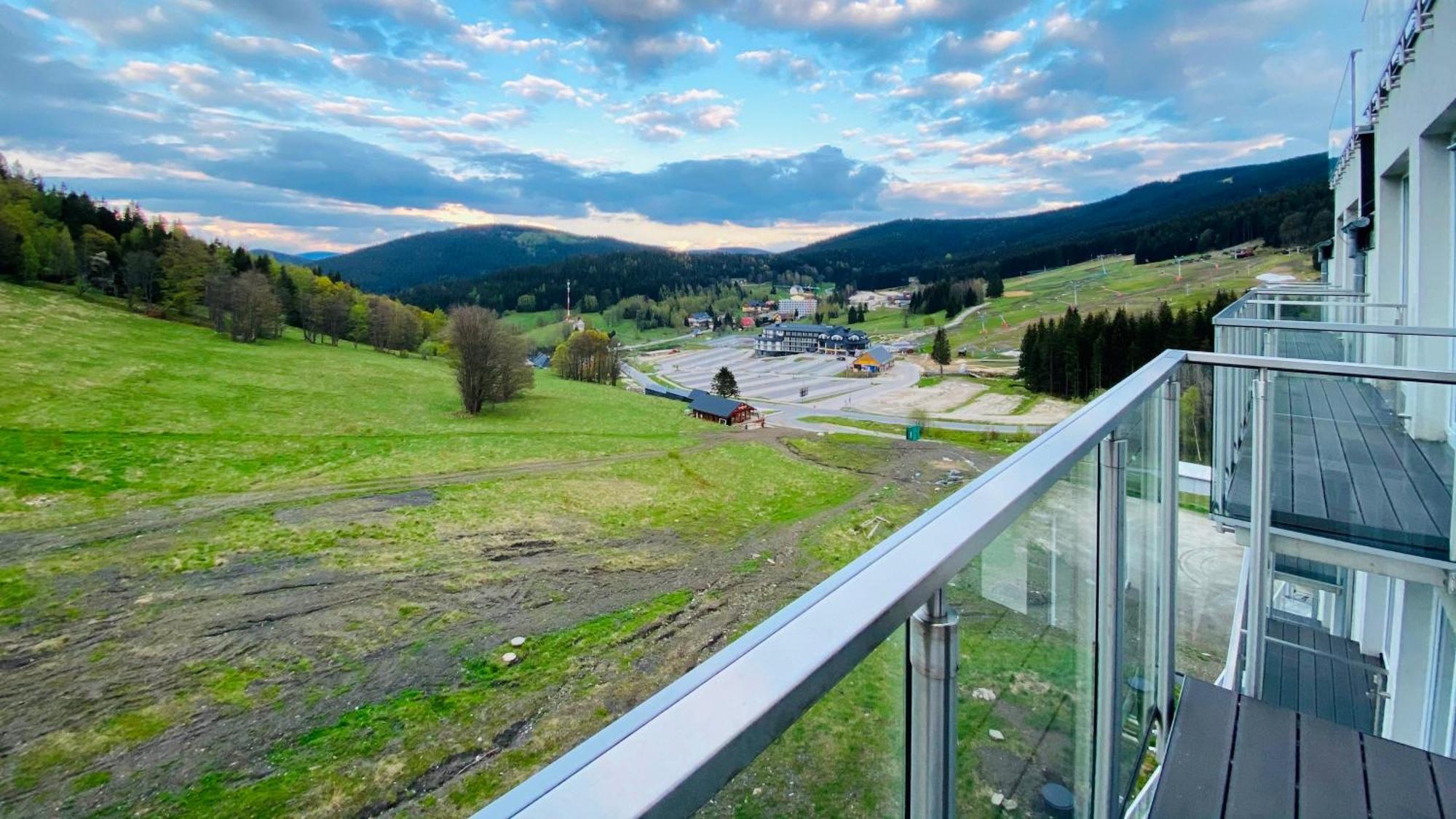 Panorama - Czarna Gora Resort By Sun & Snow Z Basenem I Sniadaniem 西恩纳 外观 照片
