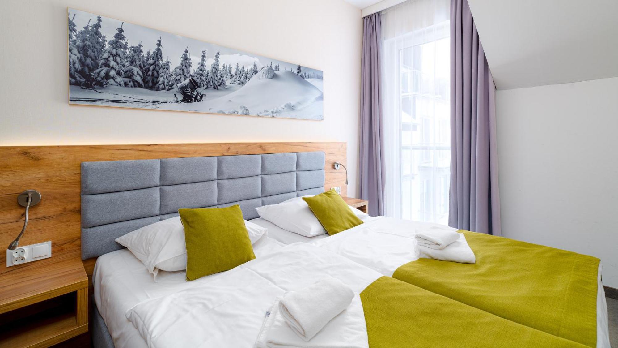 Panorama - Czarna Gora Resort By Sun & Snow Z Basenem I Sniadaniem 西恩纳 外观 照片