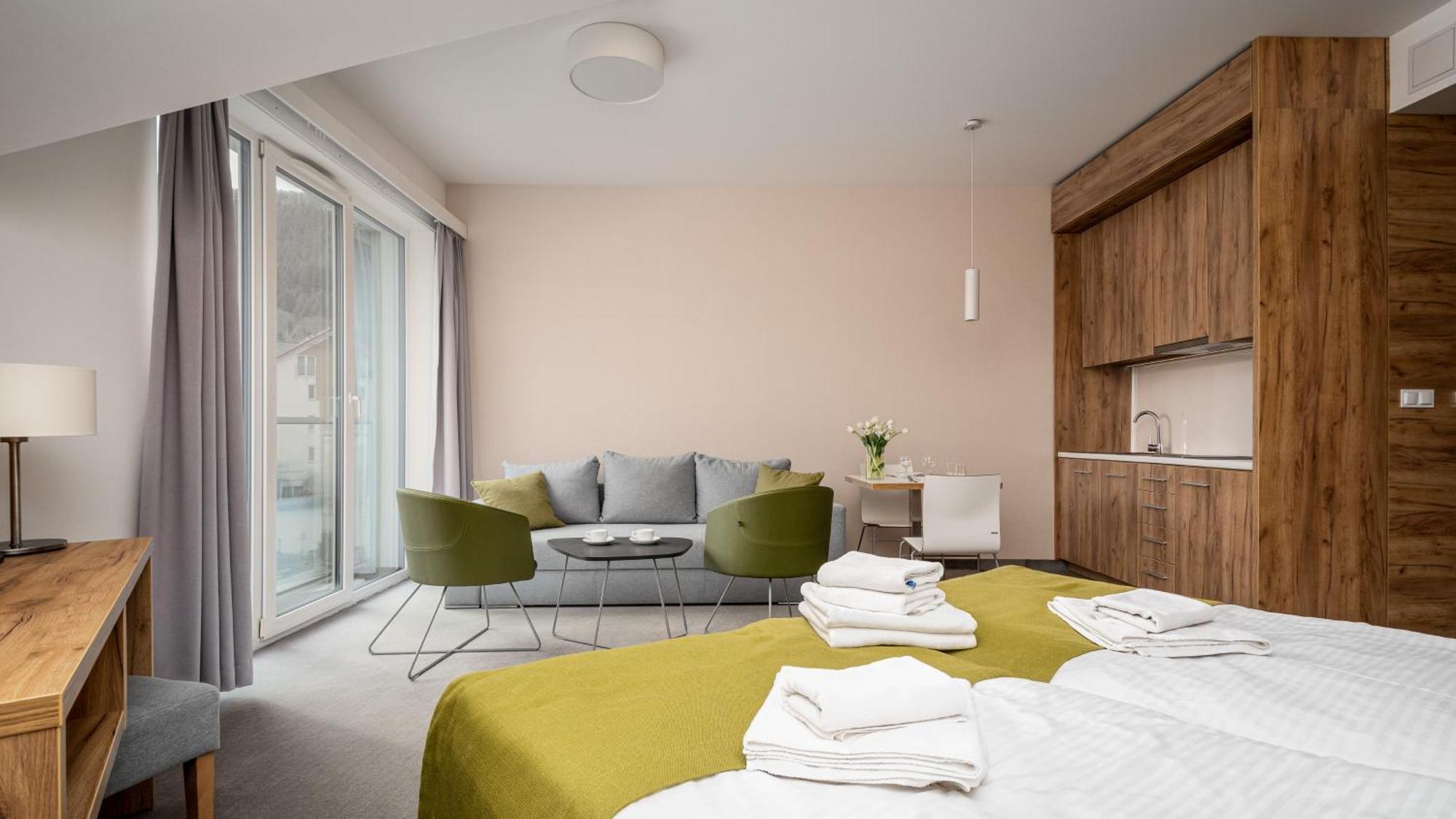 Panorama - Czarna Gora Resort By Sun & Snow Z Basenem I Sniadaniem 西恩纳 外观 照片