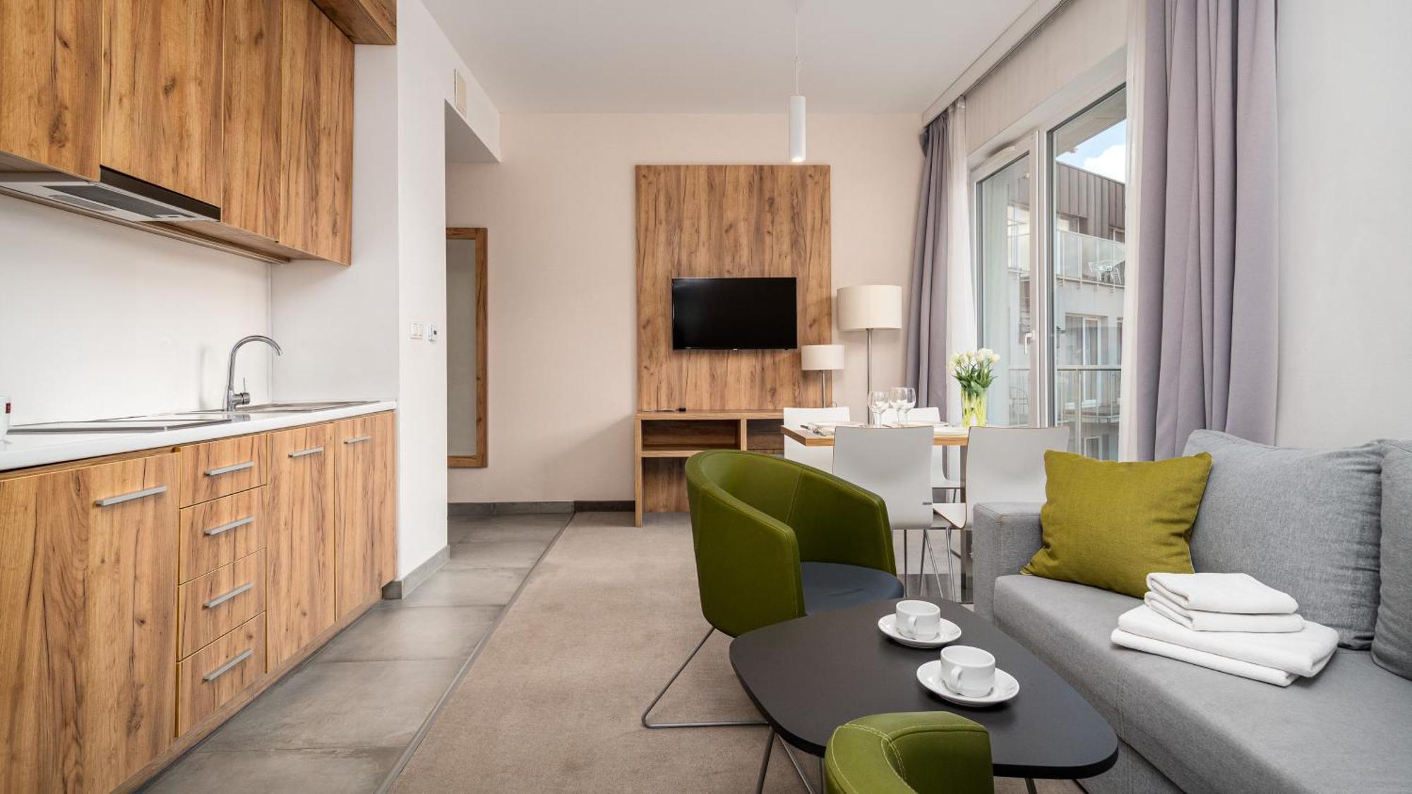 Panorama - Czarna Gora Resort By Sun & Snow Z Basenem I Sniadaniem 西恩纳 外观 照片